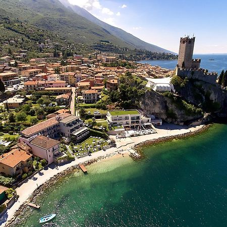 Hotel Castello Lake Front Мальчезіне Екстер'єр фото